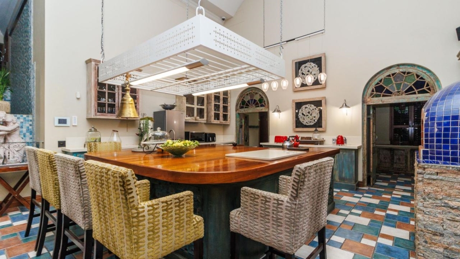 5 Bedroom Property for Sale in Winelands Western Cape
